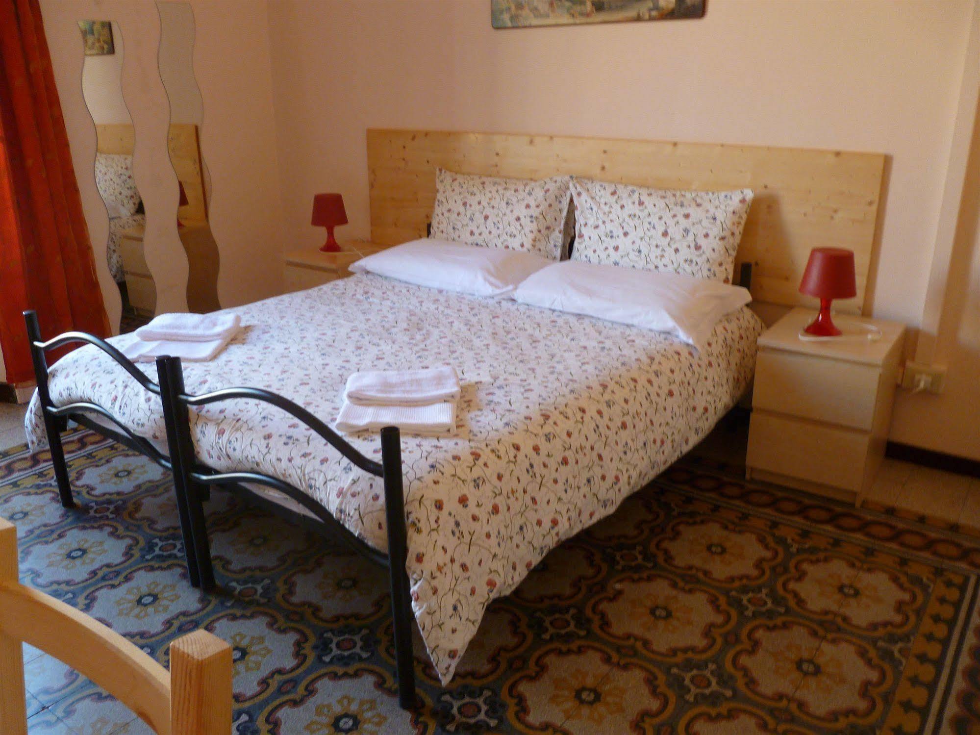 Carlo Alberto House Couette-café Rome